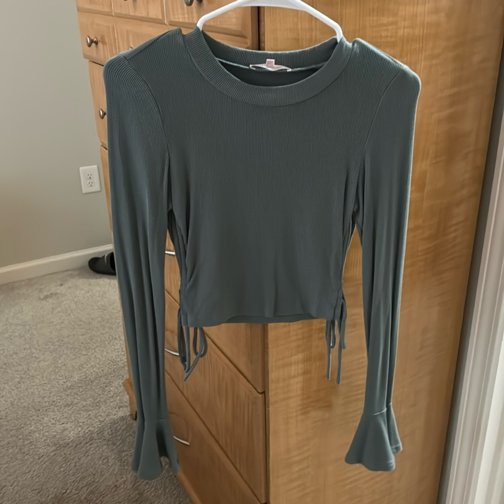 Olive green cropped long sleeve